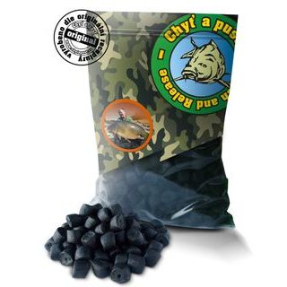 Chyť a pusť Pelety Halibut original carp s dírou 900g
