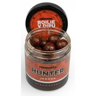 Mikbaits Boilie v dipu Hunter Jahoda 250ml