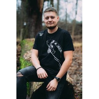 Giants fishing Tričko pánské modré Rybář s kaprem