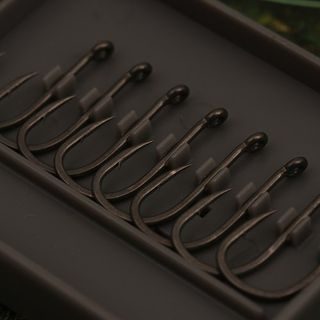 Gardner Háčky Covert Dark Mugga Hook Barbed 10ks