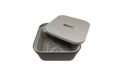 FeederBait Krabička se sítkem 1,9l