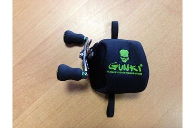 Savage Gear Neoprénové puzdro na navijak Neoprene Reel Cover M