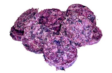 LK Baits Pet Luxusní medailonky ze sušené kůže tresky s brusinkami 40g