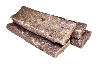 LK Baits Pet Luxusní plátek ze Sušené tresky a sledě s brusinkami 80g