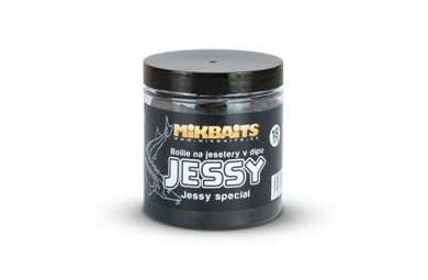 Mikbaits Boilie na jesetery v dipu Jessy special 250ml