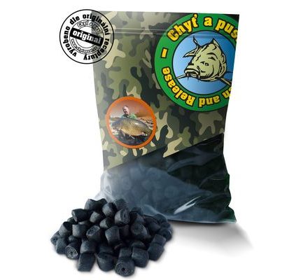 Chyť a pusť Pelety Halibut original kapor s dierou 900g