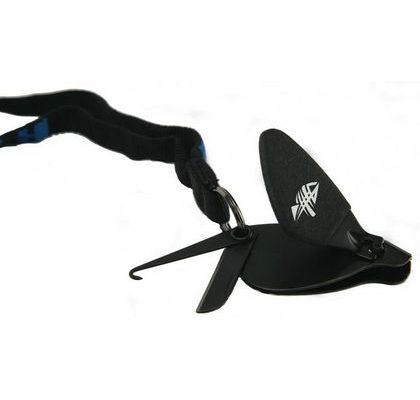 Giants Fishing Cvakátko s nožíkem Clipper Black