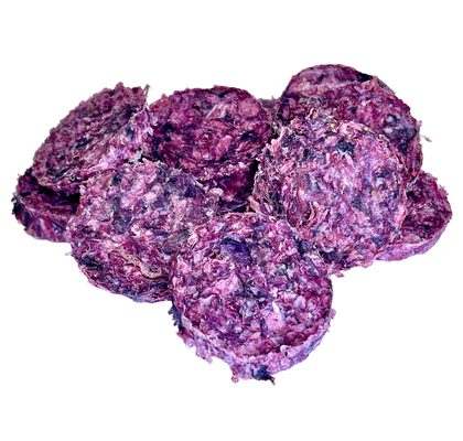 LK Baits Pet Luxusní medailonky ze sušené kůže tresky s brusinkami 40g