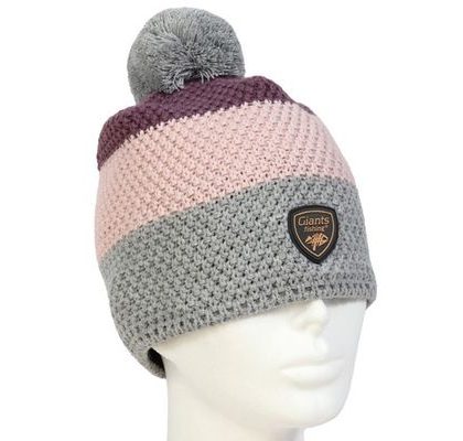 Giants fishing Zimní dámská čepice tříbarevná s bambulkou