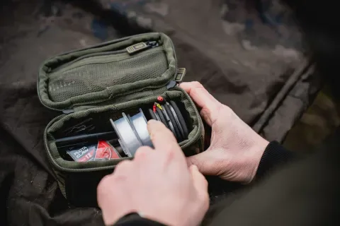 Nash Pouzdro Subterfuge Tackle Pouch Medium