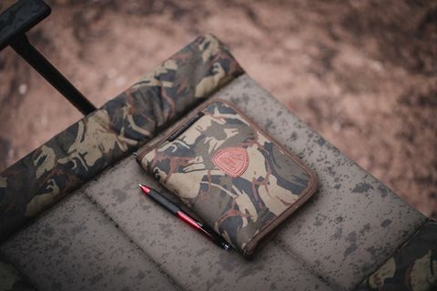 Giants Fishing Pouzdro na rybářské doklady License Wallet