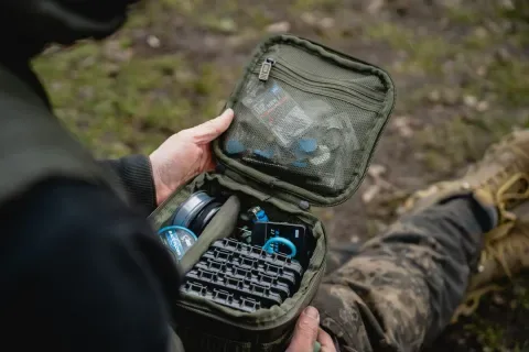 Nash Pouzdro Subterfuge Tackle Pouch Medium