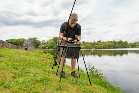 Avid Stojan na kýble Bait Station Kit