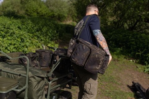 Korda Taška Compac Medium Carryall Dark Kamo