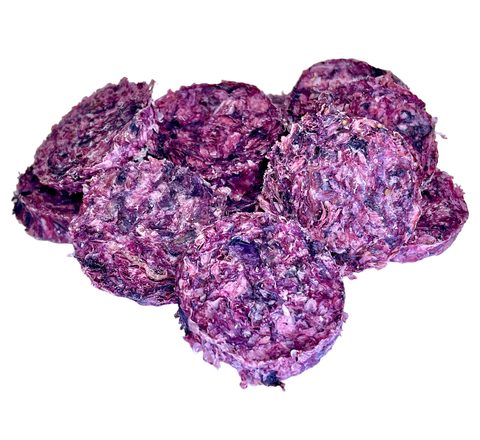 LK Baits Pet Luxusní medailonky ze sušené kůže tresky s brusinkami 40g