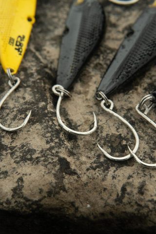 Black Cat Nástraha Heavy Vibe V Lure Black