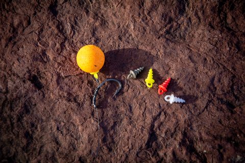 Giants Fishing Kolíček s očkom Elements Pop Up Pegs Mix Colour 12ks