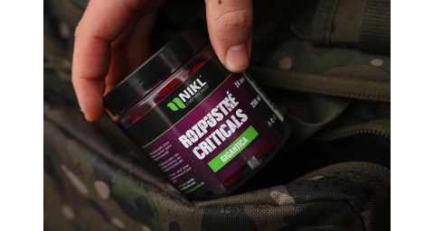 Nikl Rozpustné Criticals boilie Gigantica 250ml