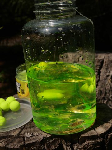 G.B.U. Plávajúce boilies Zeppelin Pop Ups Shiny Happy Banana 50g