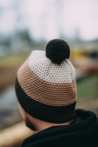 Giants fishing Zimní pánská čepice tříbarevná s bambulkou