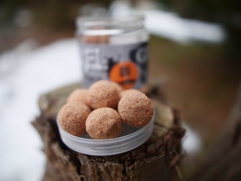 G.B.U. Obalované boilies Kekel D5 135g