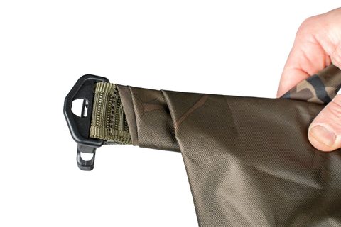 Nash Prepravná taška na lehátka Subterfuge Waterproof Bedchair Bag