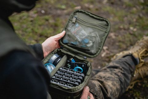 Nash Puzdro Subterfuge Tackle Pouch Small