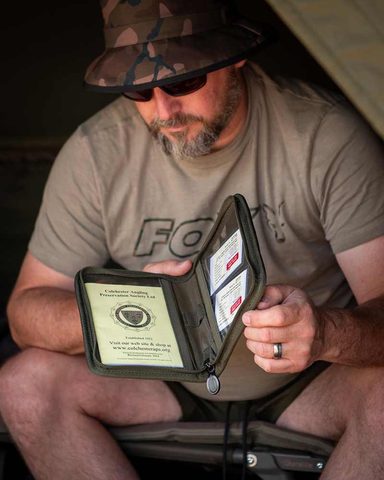 Fox Puzdro na doklady Camolite Licence Wallet