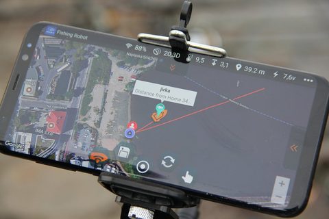 Devict Zavážecí loďka Catamaran Fishing robot