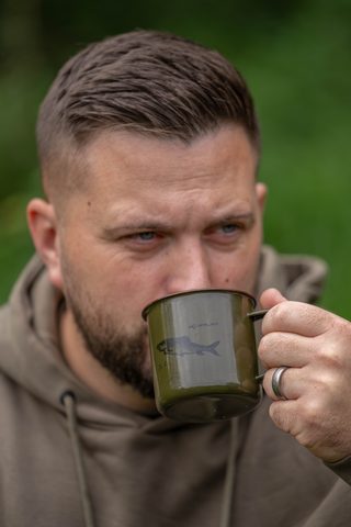 Korum Hrnek Classic Enamel Mug Barbel 330ml