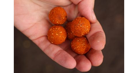 Nikl Rozpustné Criticals boilie Chilli & Peach 250ml