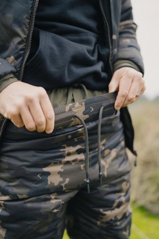 Korda Tepláky Insulated Jogger Dark Kamo