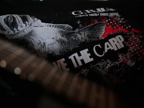 G.B.U. Tričko God Save The Carp černé