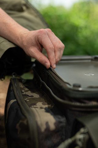 Korda Taška Compac Framed Carryall Extra Small Dark Kamo
