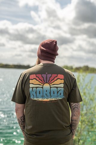 Korda Tričko Dawn Vibes Tee Dark Olive
