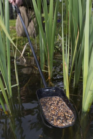 Nash Lopatka Particle Spoon s Otvormi