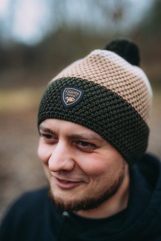 Giants fishing Zimní pánská čepice tříbarevná s bambulkou