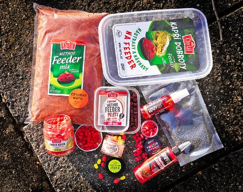 Chytil Kbelík Nástrahy a návnady na feeder