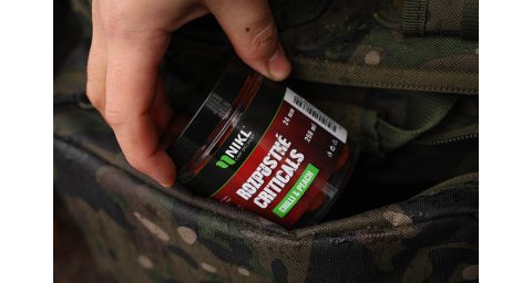 Nikl Rozpustné Criticals boilie Chilli & Peach 250ml