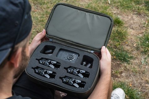 Nash Pouzdro Subterfuge Siren R3+/R2 Presentation Case 