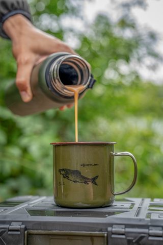 Korum Hrnek Classic Enamel Mug Barbel 330ml
