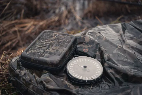 Nash Pouzdro na váhu Subterfuge Hi Protect Scales Pouch