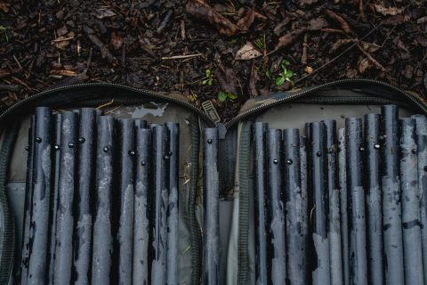 Nash Taška pre zavážaciu lopatku Subterfuge Bushwhacker & Prodding Stick Bag