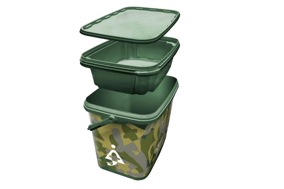 Bait-Tech Kbelík 8L Square Camo Bucket with Insert Tray