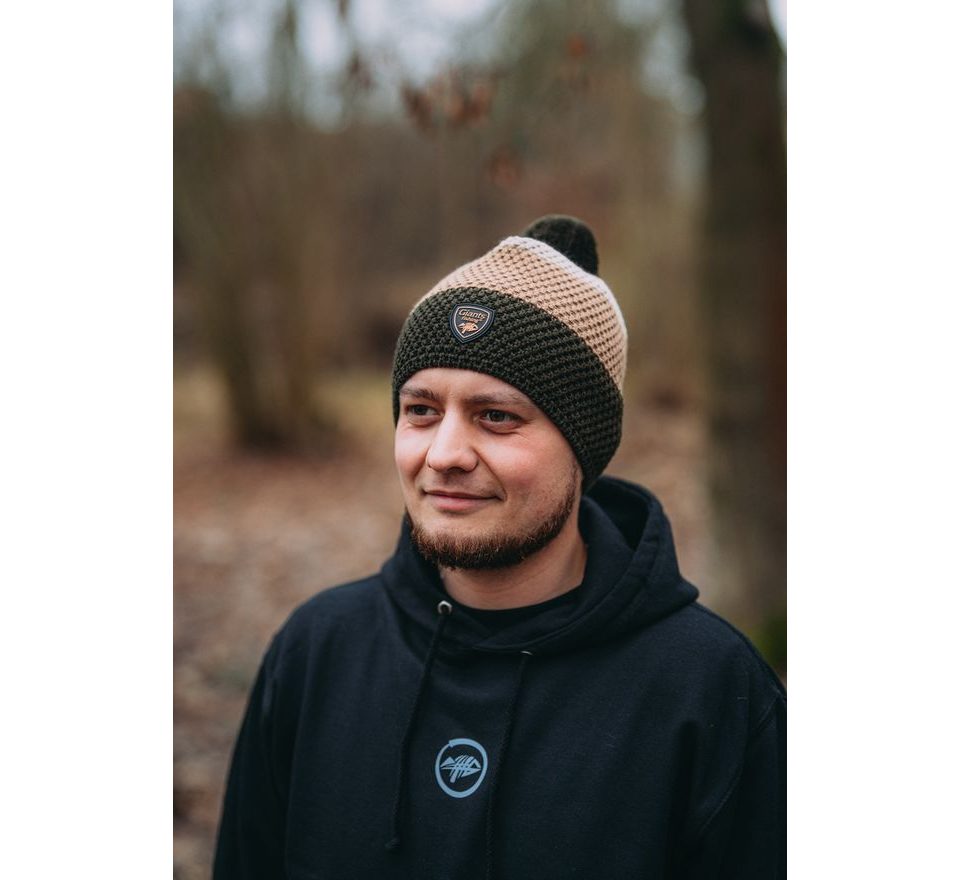 Giants fishing Zimní pánská čepice tříbarevná s bambulkou