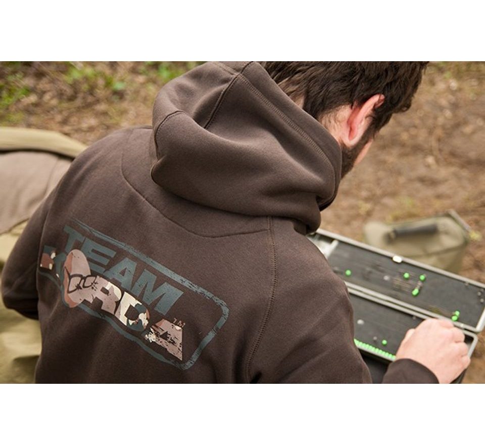 Korda Mikina Team Korda Hoodie Dark Olive