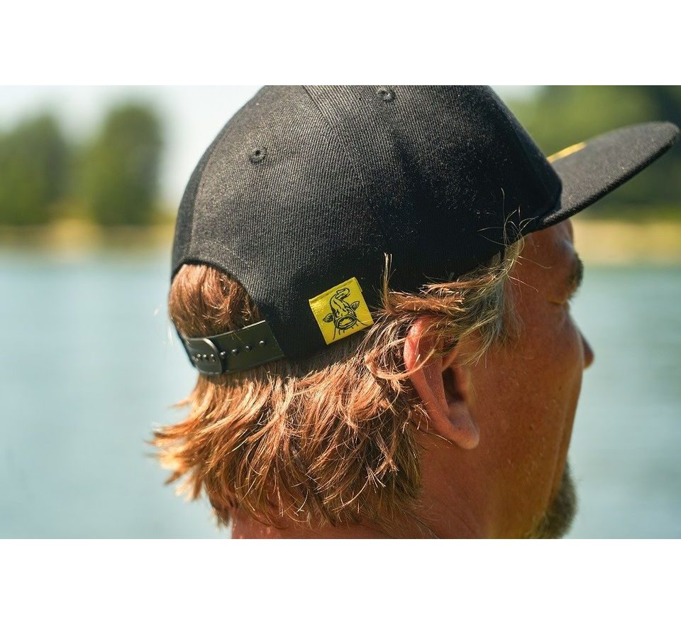 Black Cat Kšiltovka Black Flat Peak Cap