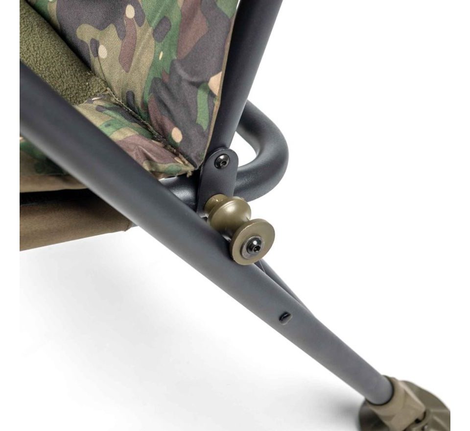 Trakker Křeslo komfortní s područkami Levelite Camo Longback Recliner