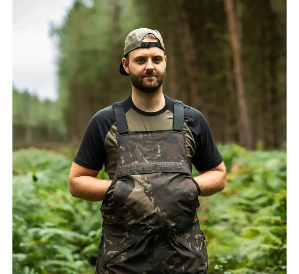 Nash Kalhoty ZT Helluva Waterproof Bib and Brace Camo