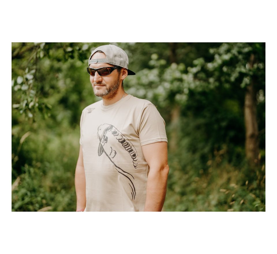 Giants fishing Tričko pánské béžové Plavající kapr